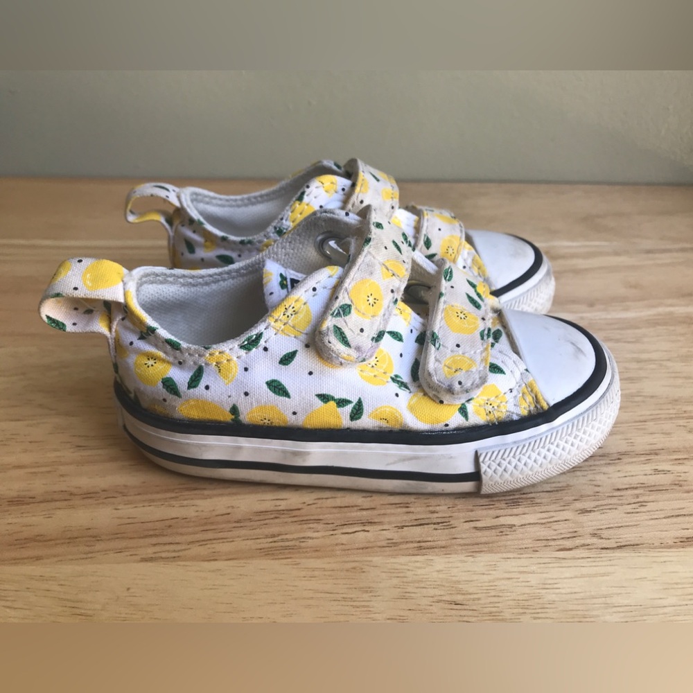 Converse Kids Lemon Print Sneakers Velcro Straps Size: US Toddler 5C EUR 21